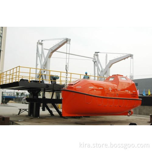 Lifesaving enclosed lifeboat rescue boat